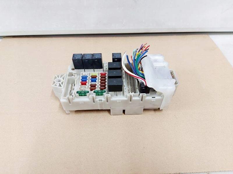 фото №1, Mitsubishi lancer vii 2.0 b коробка предохранителей