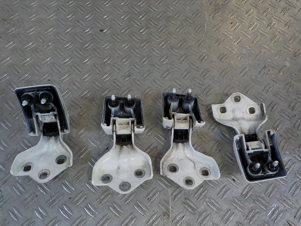 фото №4, Toyota proace 2019 петлі двері задня комплект