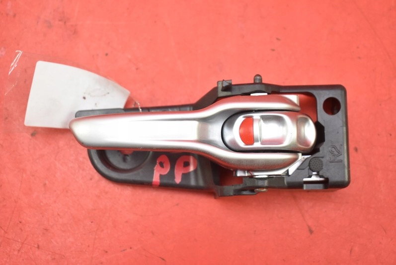 фото №1, Ручка внутренняя правая перед jeep cherokee 5 v kl 13-17