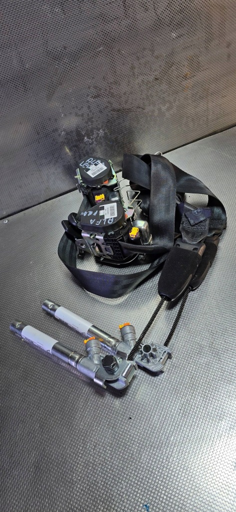 Купить Alfa romeo mito 2016 натяжители ремни безопасности комплект европа  1560930170