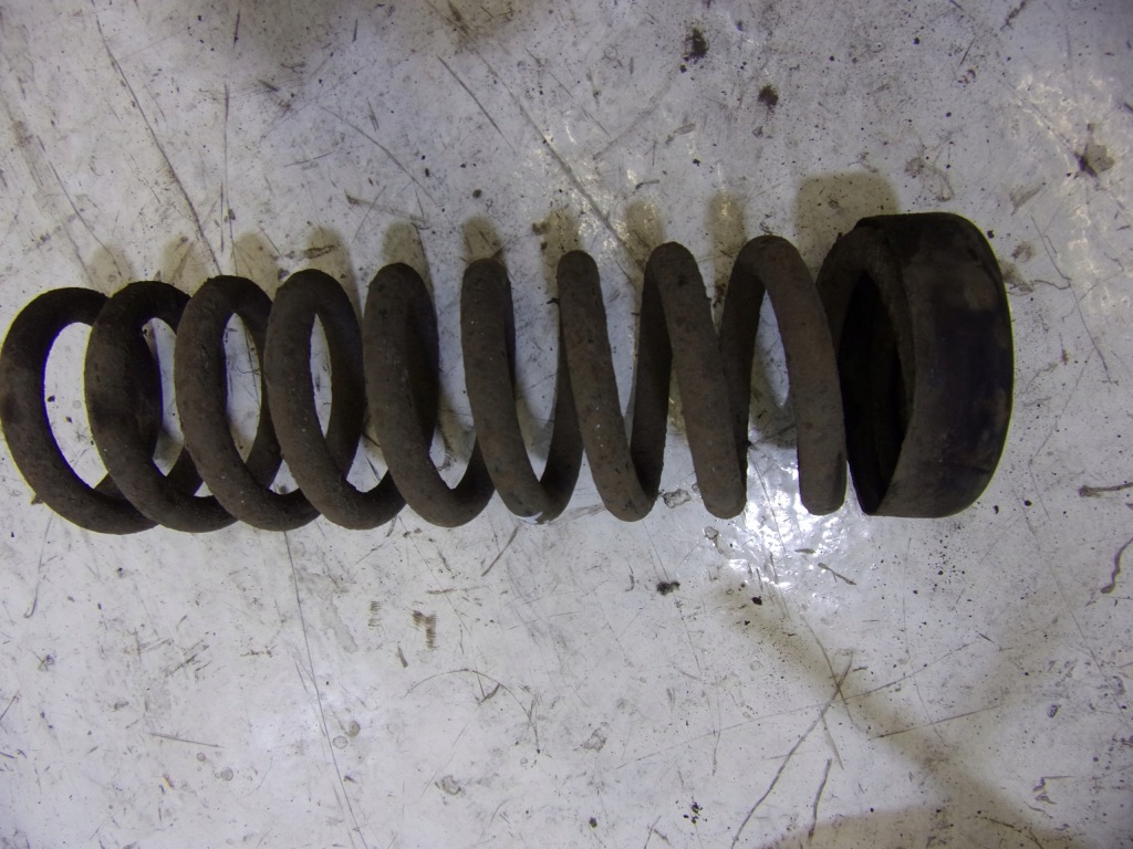 Купить Пружина задний  задняя mercedes-benz w124 2.5