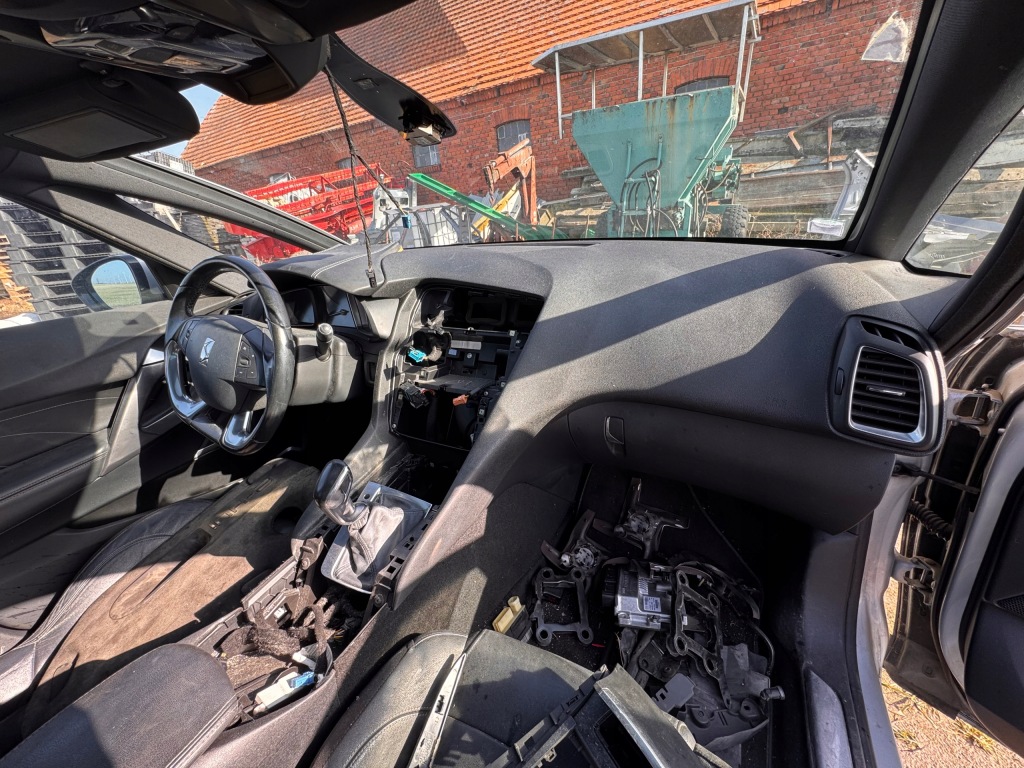 Купити Панель приладів панель  air bag ds5 оригінал !