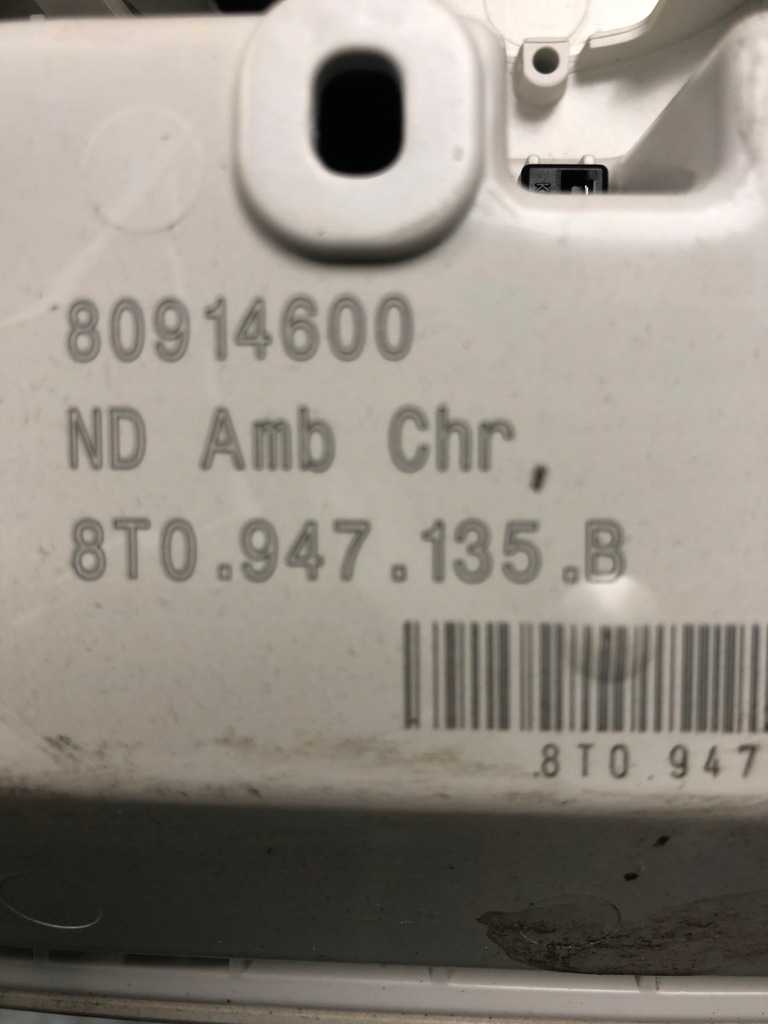 фото №8, Лампа потолочный audi a4 b8 a5 8t0947135b