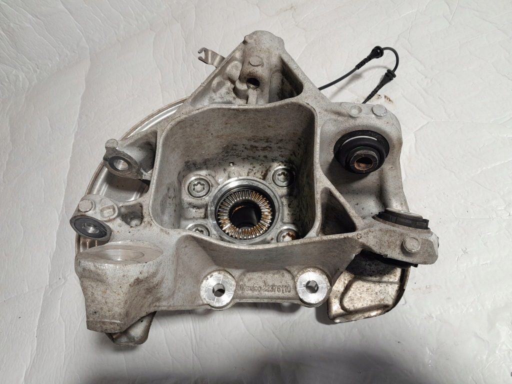 фото №1, Bmw x7 g07 40i поворотний кулак ступиця правий задня 6876654