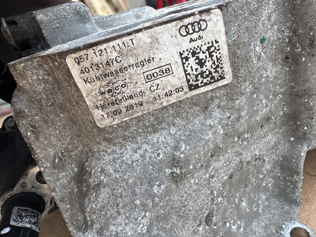 фото №7, Корпус термостата audi a8 s8 d5 057121111t