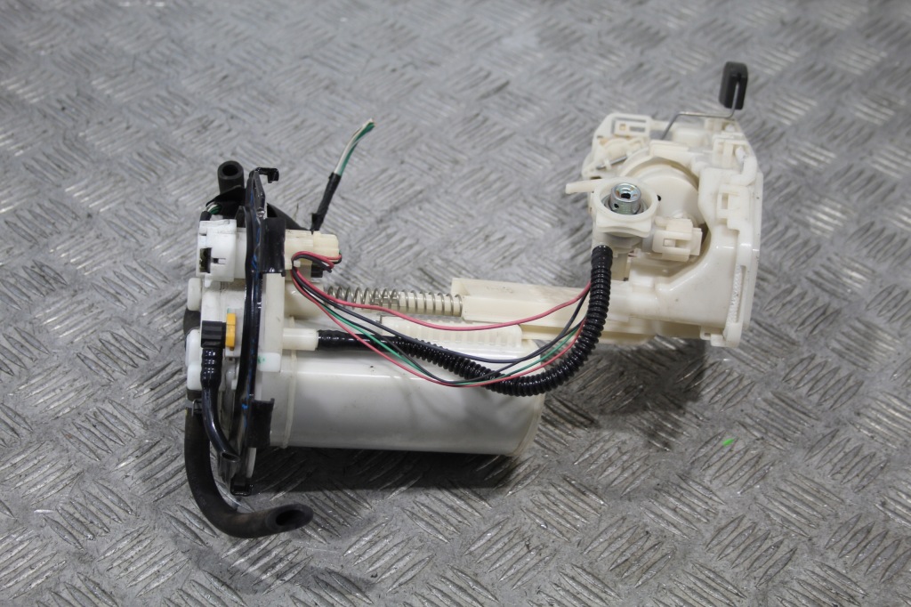 фото №1, Насос паливна toyota chr 77020-02c21