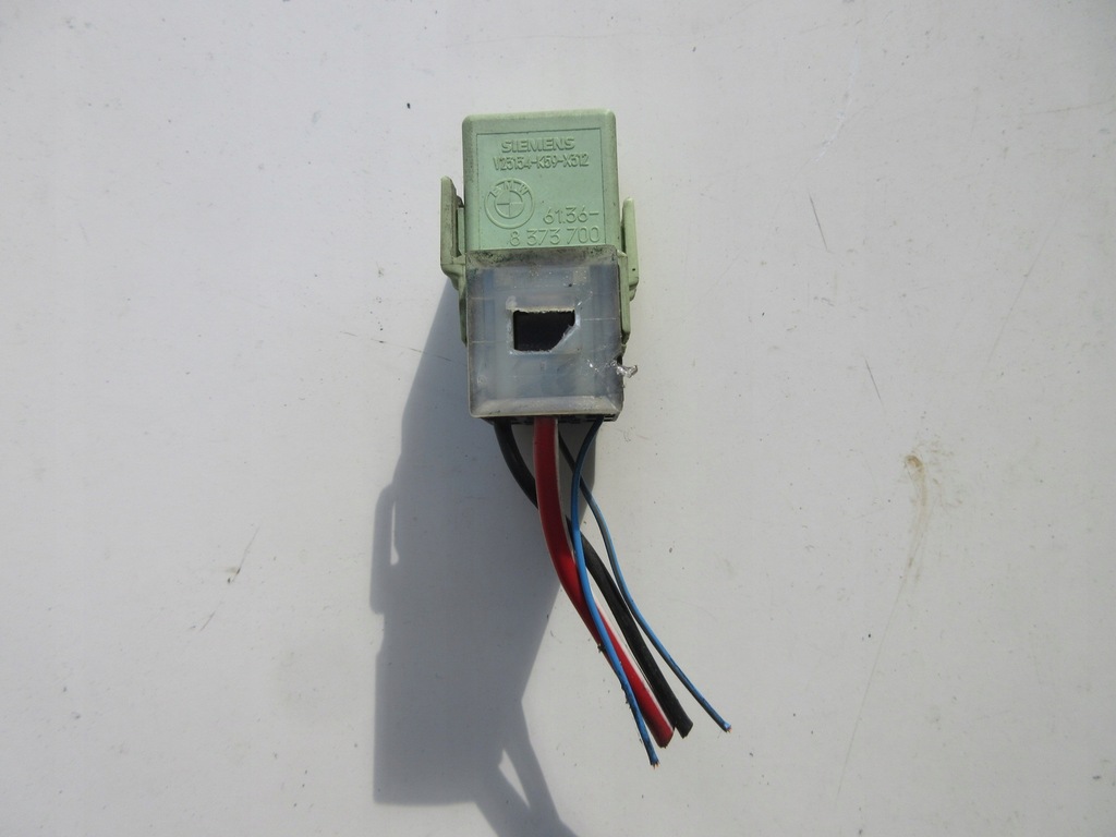 фото №1, Реле bmw e46 e87 e60 e70 e90 8373700 + штекер