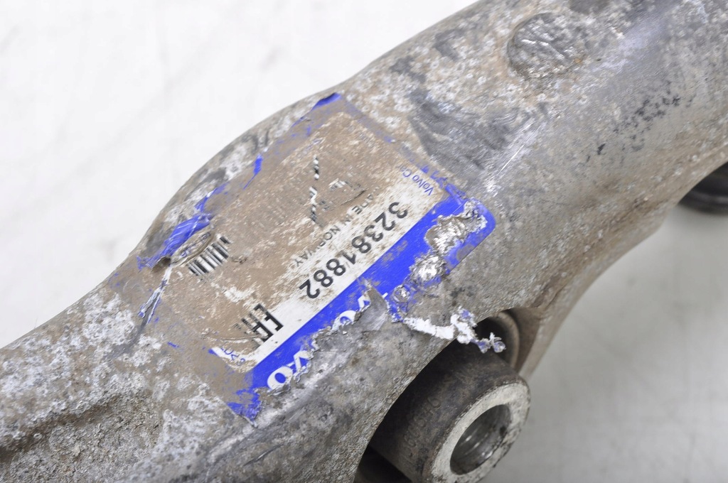 фото №7, Volvo xc60 ii рычаг левый перед 32381882