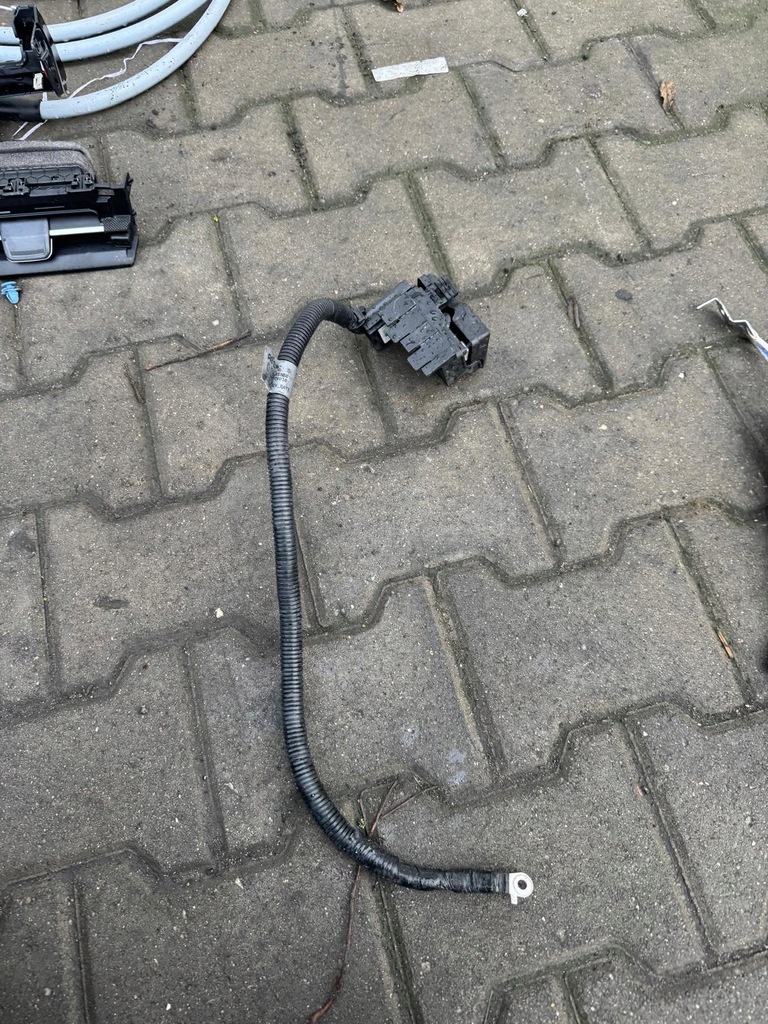 фото №1, Kia ev6 клемма плюсовая 91850-cv010