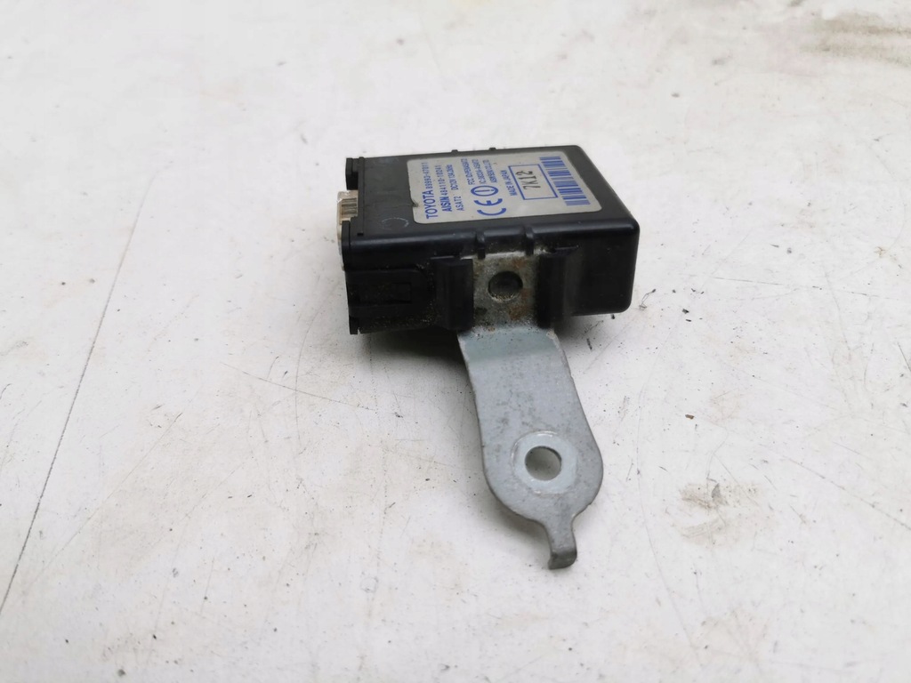 фото №5, Toyota prius xw20 2006 модуль крышки багажника 8999347011