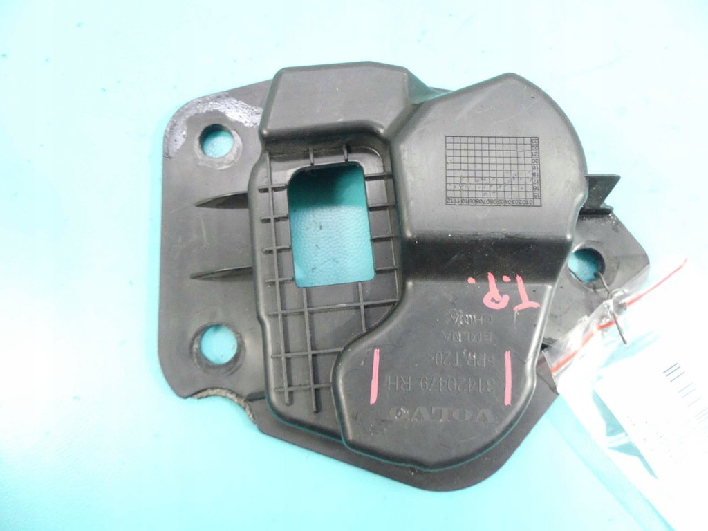 фото №1, Защита корпус лампы правый задняя volvo s90 ii