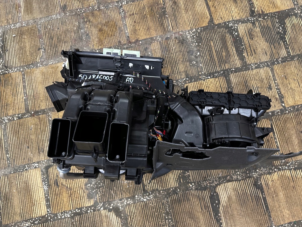 фото №7, Обігрівач audi vw 5q1816005ad оригінал