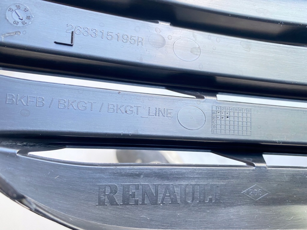 фото №5, Renault оригинальный номер 263362043r решётка бампера заглушка