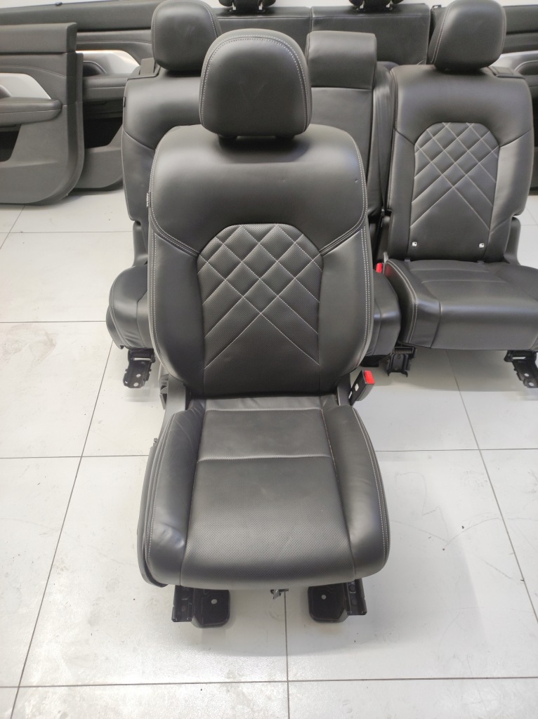 фото №6, Салон сидіння заднє сидіння обшивки оббивка eu vinfast vf9