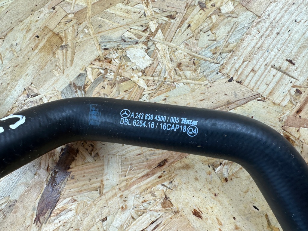 Купити Труба шланг патрубок води mercedes eqa eqb w243 a2438304500