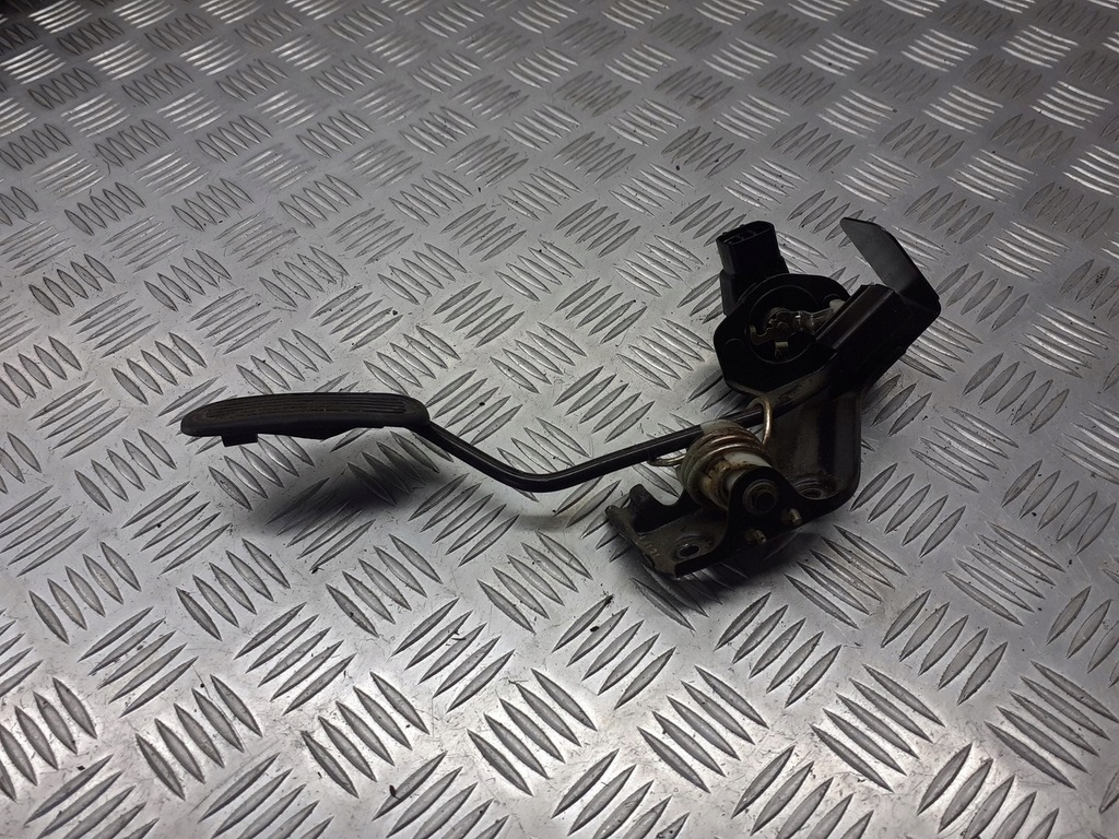 фото №1, Потенціометр газу avensis verso 2.0 d4d 8928-47010