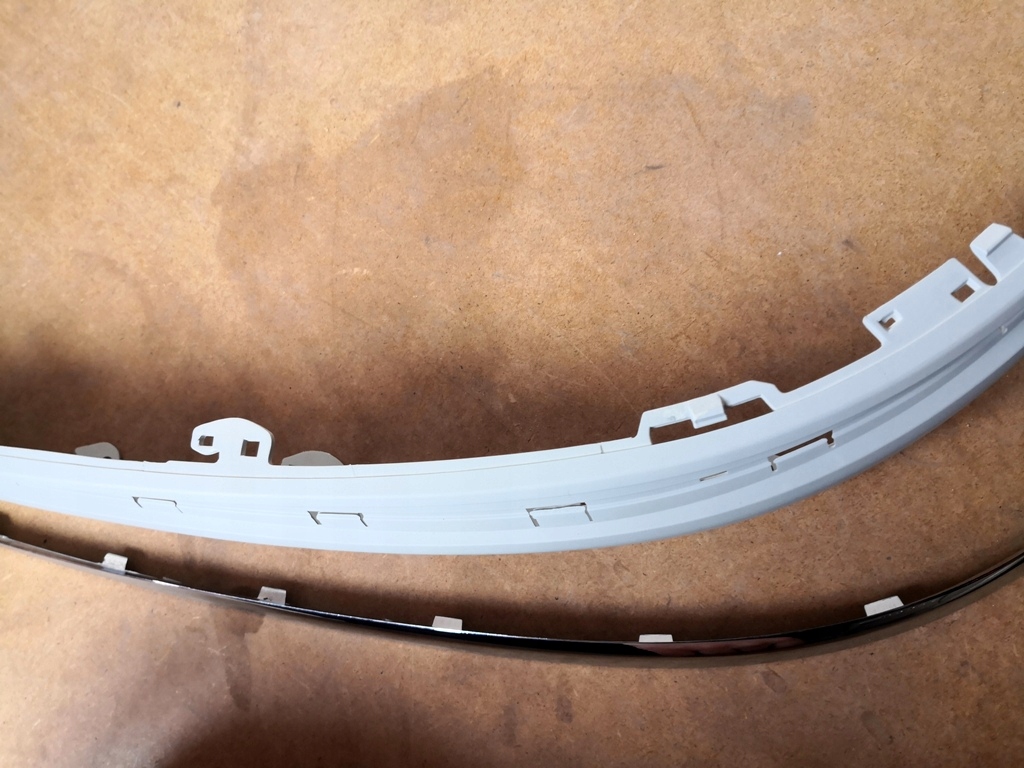 Накладка бампера сторона левый перед хромированная do mercedes w211 2002-2006 Цена