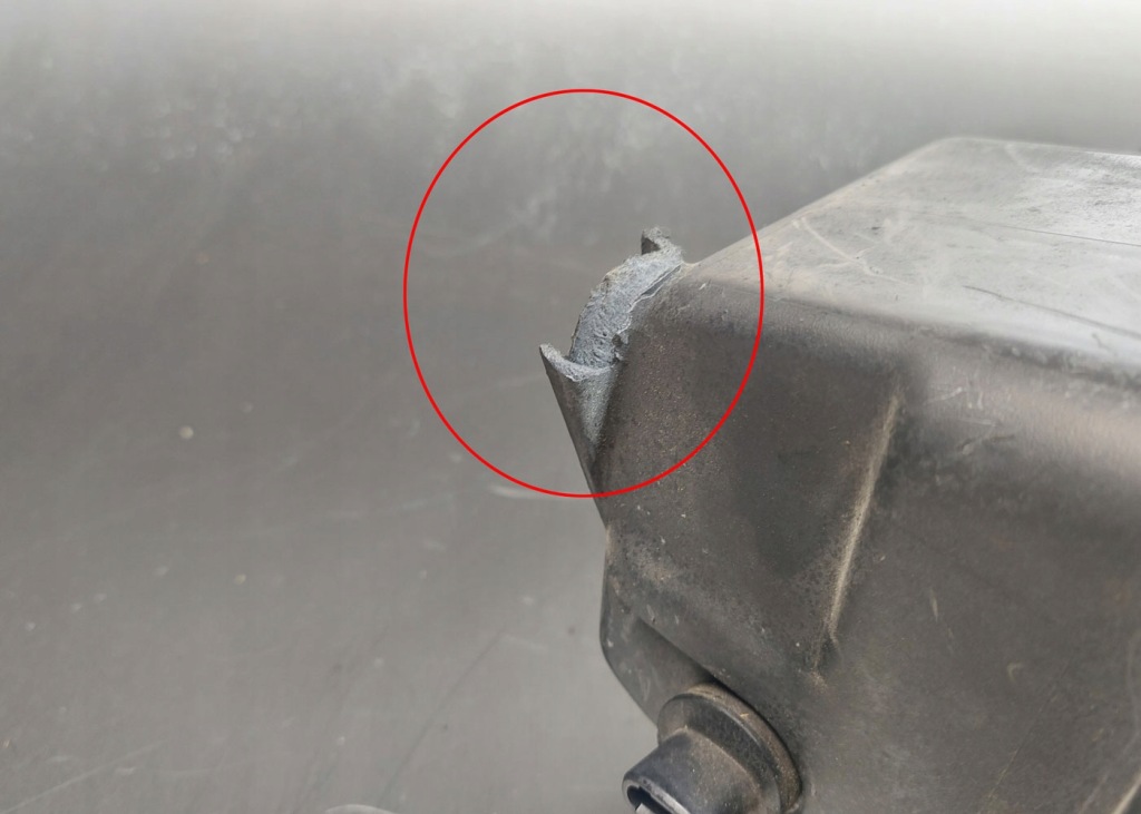 фото №5, Корпус фильтра воздуха lexus is200