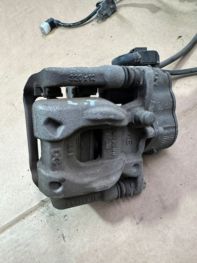 фото №6, Суппорт тормозной левый задняя, левый задний mercedes w243, w177,w118, w247 320x12