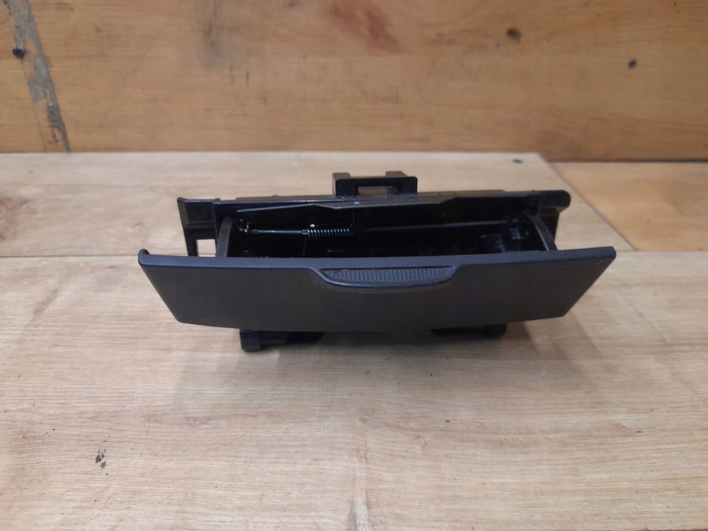 фото №1, Пепельница toyota verso