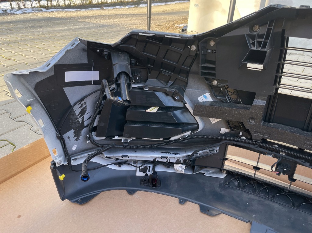 Купить Бампер audi q3 рестайлинг  83a w цвет ls9r pdcx4 bez покраска ideał