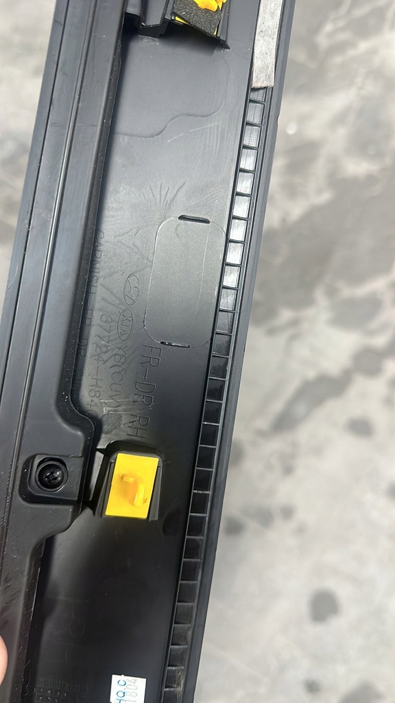 фото №4, Kia stonic 2018- молдинг na дверь передние правое