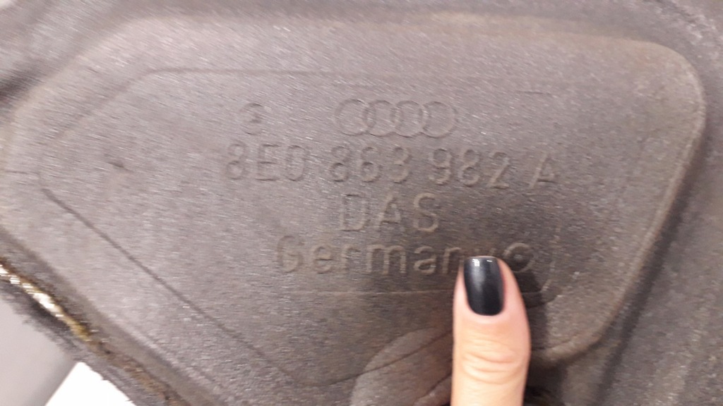 фото №16, Audi a4 b6 пена дверь левый задняя 8e0863981a