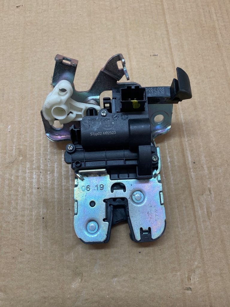 фото №1, Skoda kodiaq scala rapid superb замок крышки багажника