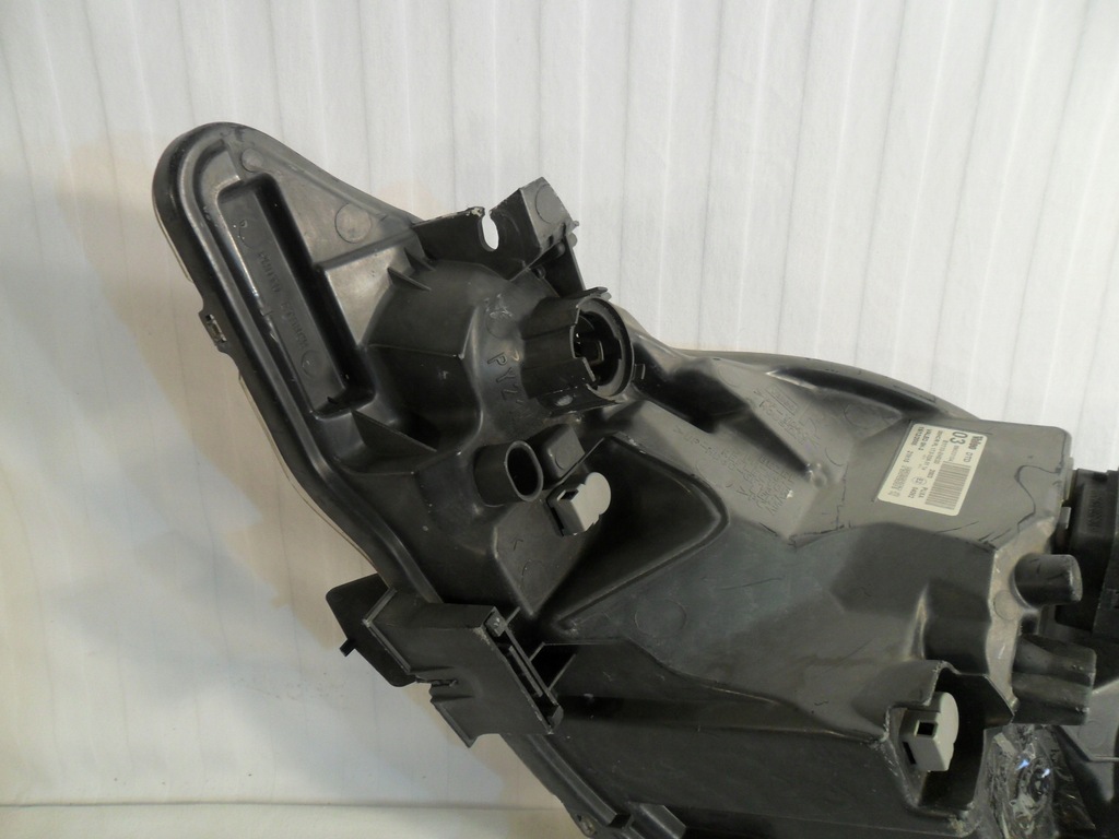 фото №8, Лампа правый перед eu 89033104 81110-0h030 peugeot 107