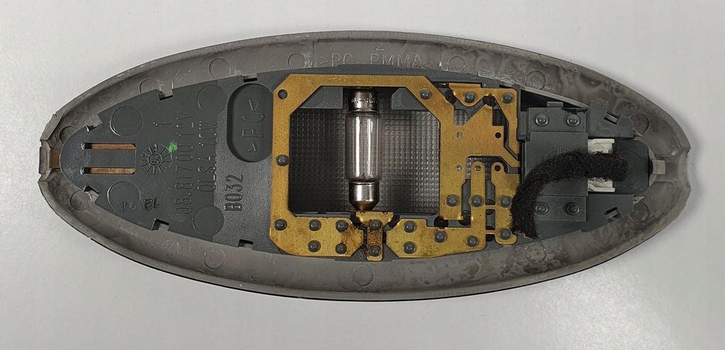 фото №2, Лампа освещение салона alfa romeo gt 0881700