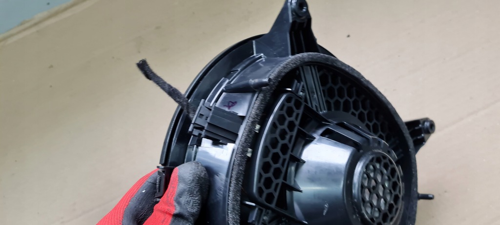 фото №6, S3 8v sedan a3 динамик басовый низкочастотный задняя сабвуфер 8v0035412