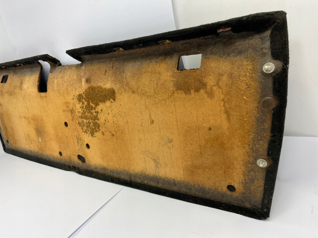 Купити Оббивка обшивка кришки багажника mercedes w124 універсал 1247470070