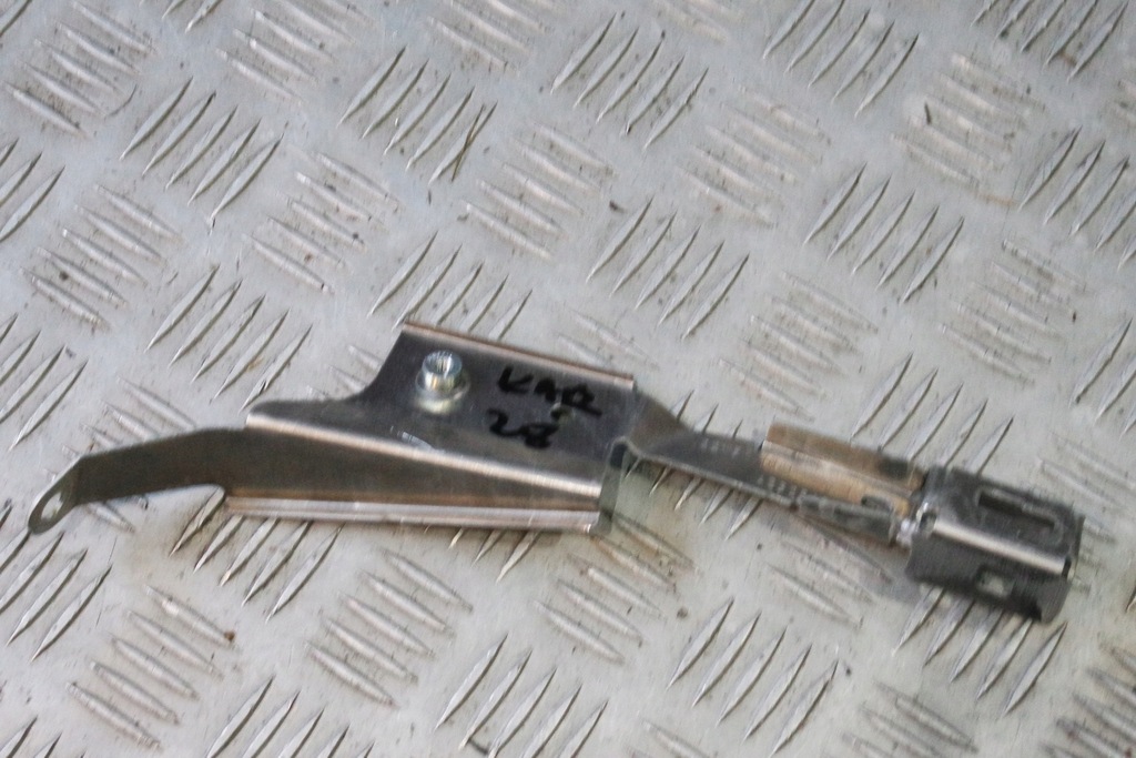 фото №1, Защита заглушка кронштейн mercedes sl r232 a2325457201