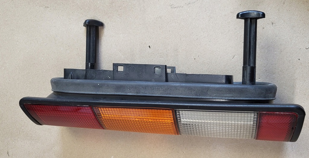 фото №5, Лампа права задня комплектна вкладиш renault rapid seima europa