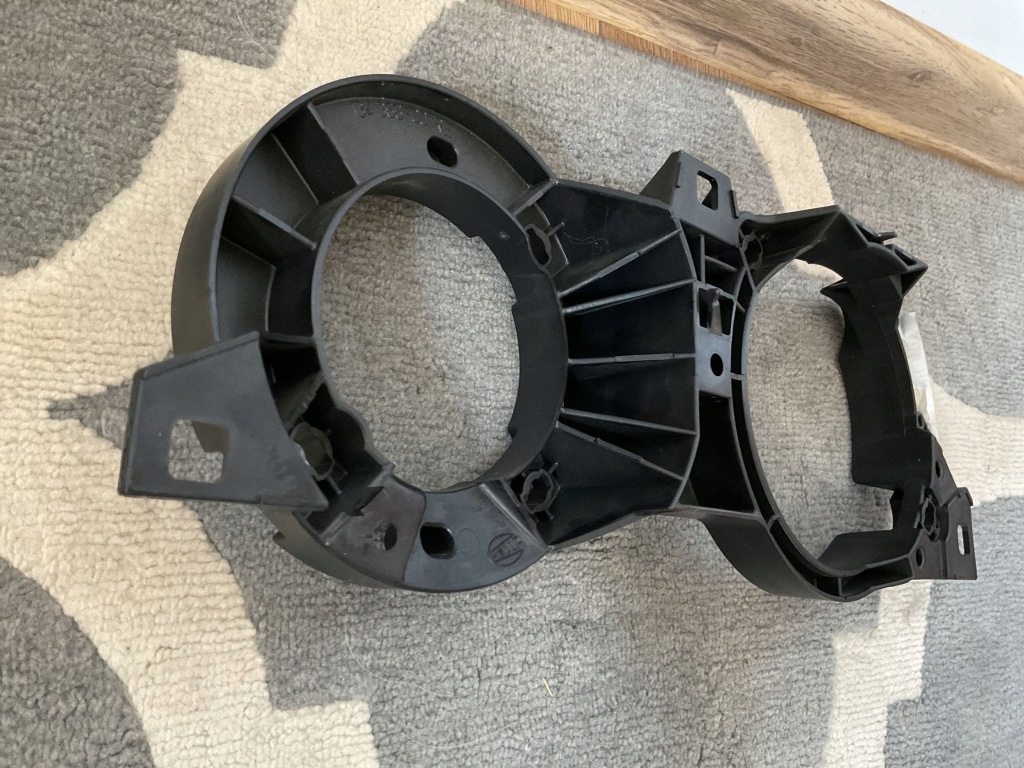 Bmw 3 e30 1987-1991 новая оригинальная правый  рамка фара Киев