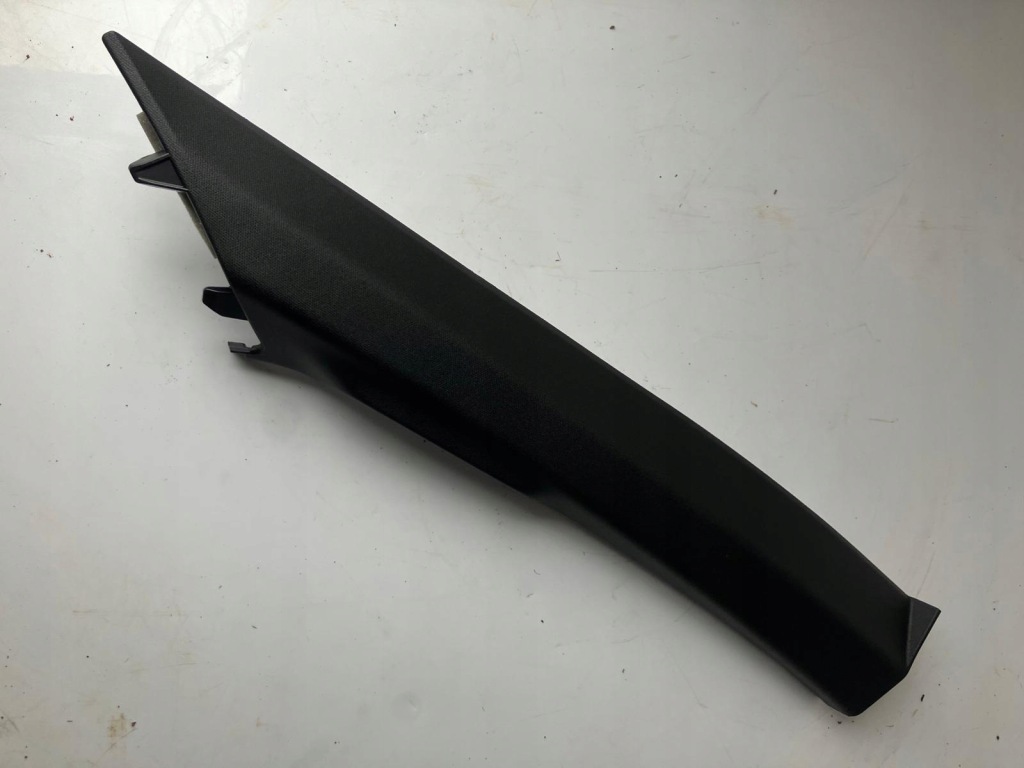 Купити Накладка стійка праві перед megane v e-tech 687745689r