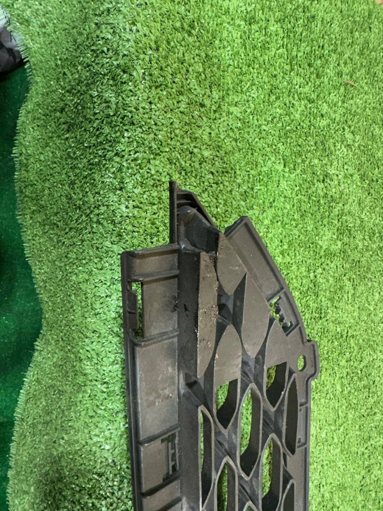 Решётка бампера перед hyundai tucson 3 рестайлинг  86561-d7500 Недорого