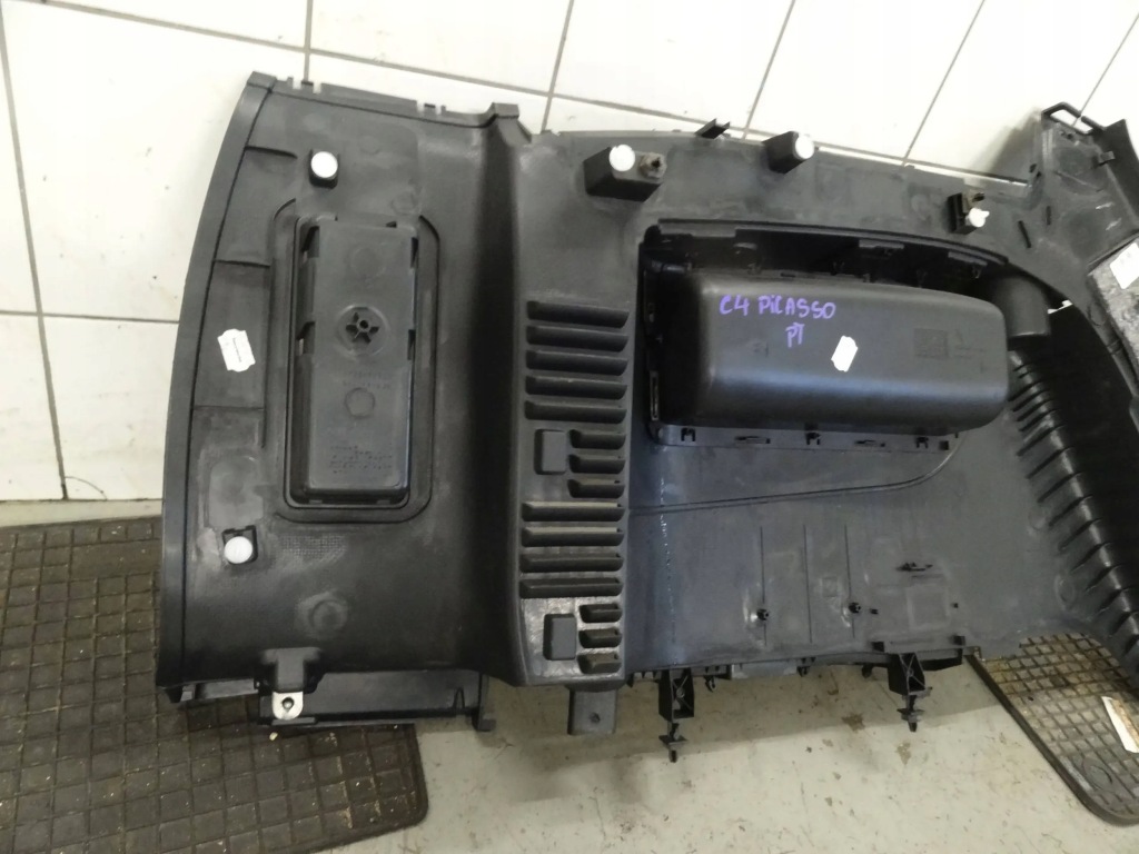 фото №14, Citroen c4 grand picasso 2011 lift обивка багажника правый задняя