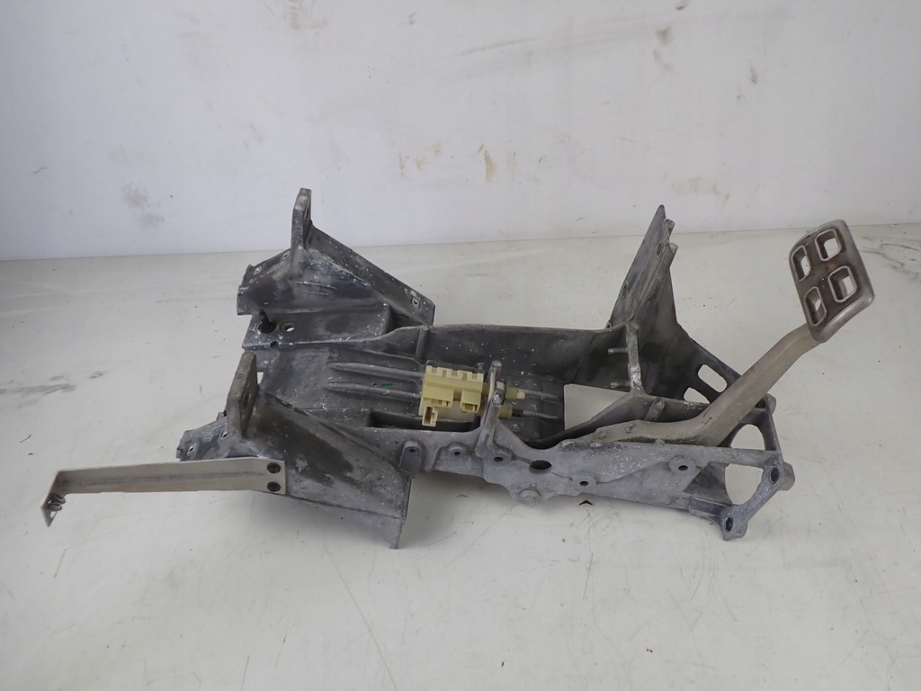 фото №1, Педаль гальма автоматична коробка передач chevrolet corvette c5