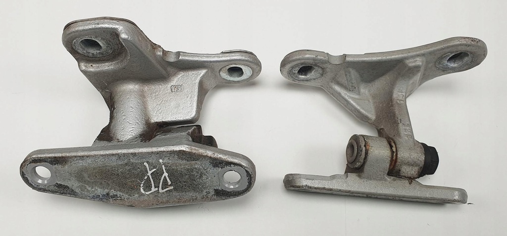 фото №1, Петлі двері правий перед mercedes w169 пара