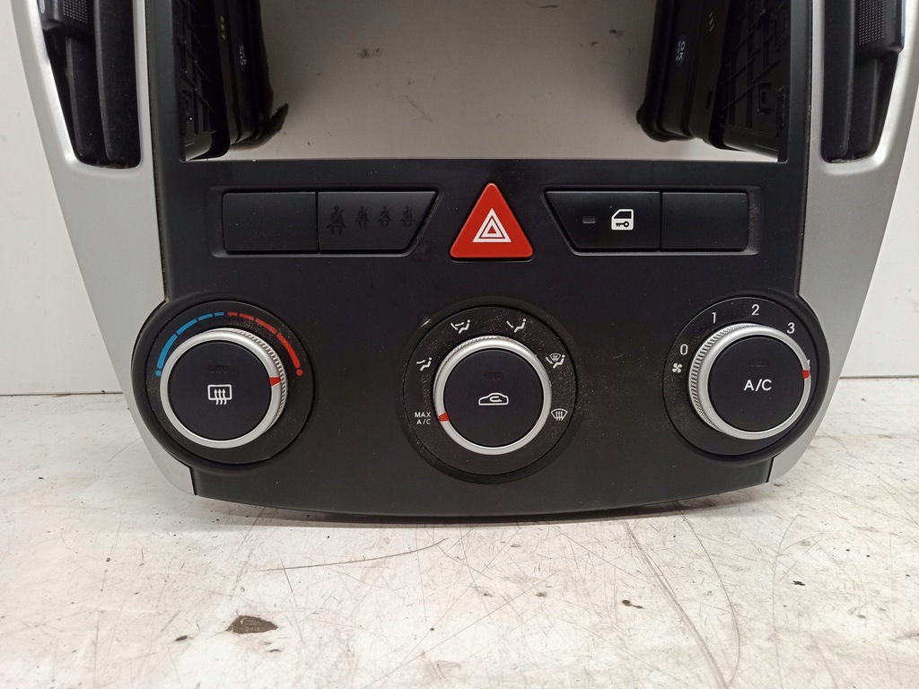 фото №2, Kia ceed lift панель рамка 95710-1h700 радио 2011r