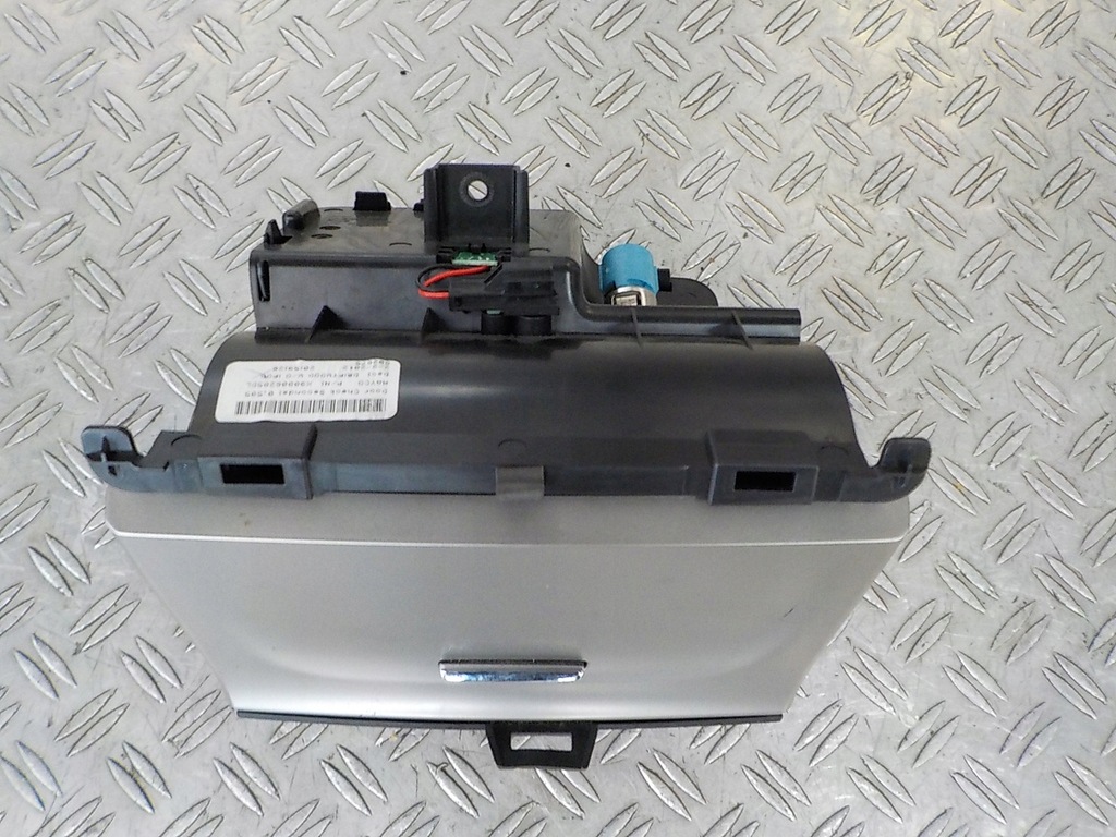 фото №4, Grand cherokee wk2 бардачок пепельница