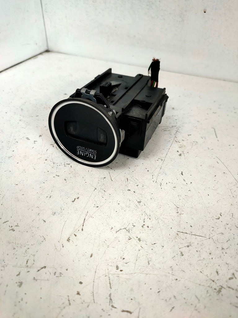 фото №1, Volkswagen оригинальный номер 3c0905843ad