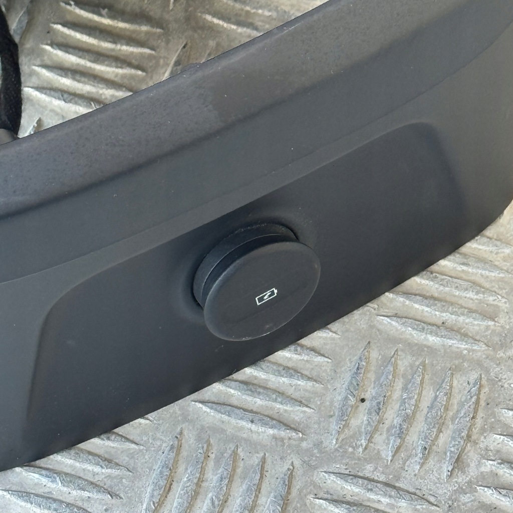 фото №8, Подлокотник туннель панель управление volvo xc60 ii plug-in hybrid