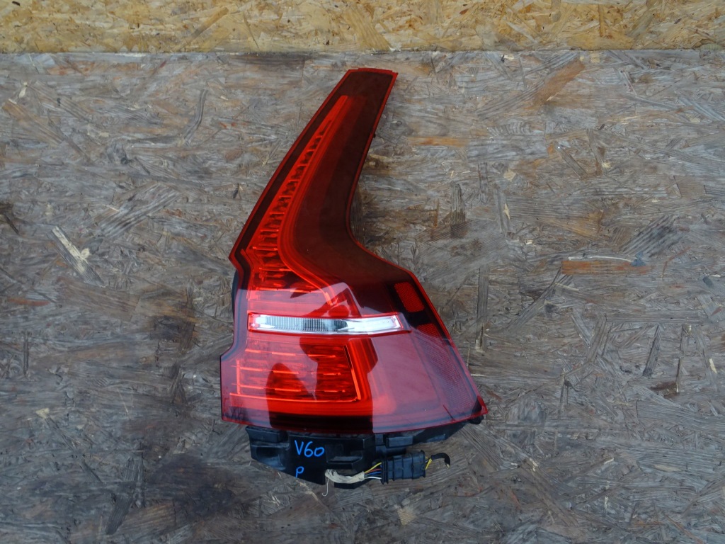 фото №1, Volvo v60 ii лампа правая задняя led 32228899