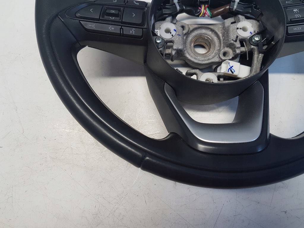 фото №6, Toyota yaris iv p21 повітропровід мультимедійна