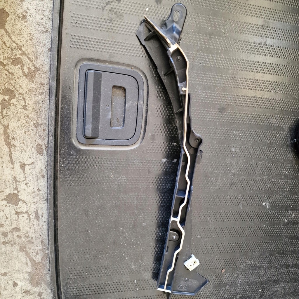 фото №1, Направляющая кронштейн стенки x4 g02 x3 g01 9396998