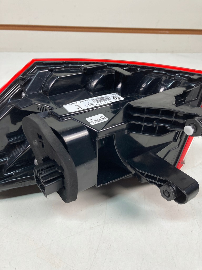 фото №10, Лампа левая задняя vw touareg iii 3 led