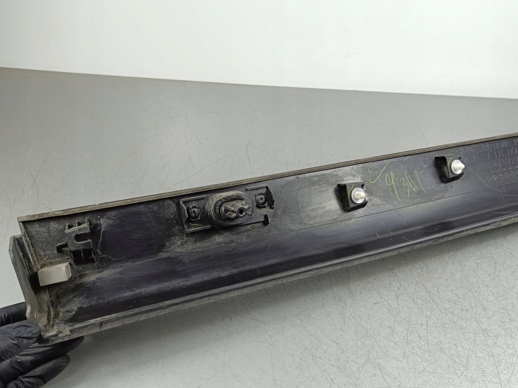 фото №10, 2023 mitsubishi outlander iv молдинг дверь передних 3727a556