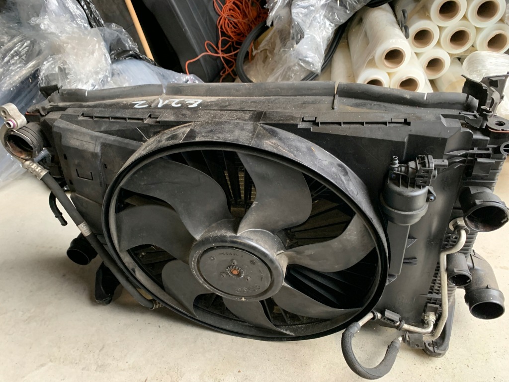 фото №1, Mercedes a 212 e-klasa радиатор комплект